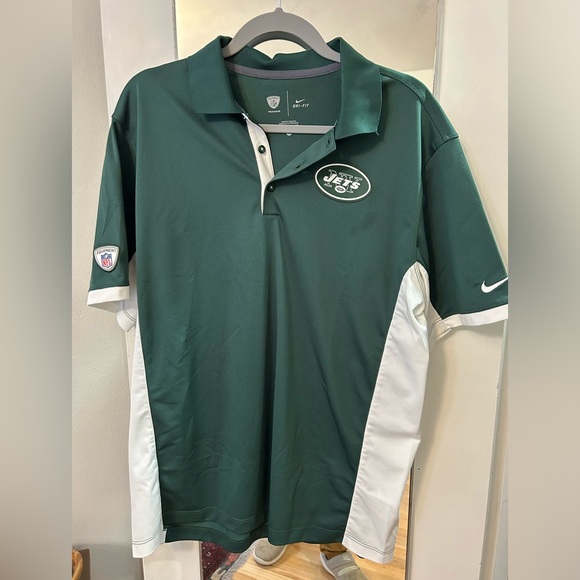 Assorted Men’s active wear shirts with NY Jets logo. - Picture 13 of 16